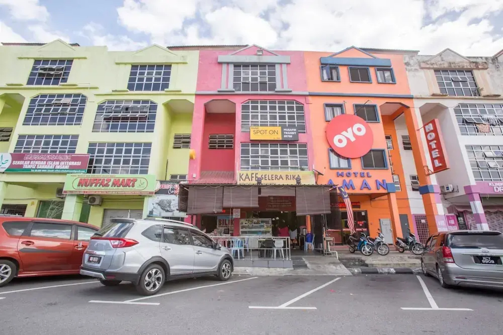 SPOT ON 89788 Musafir Transit Hotel