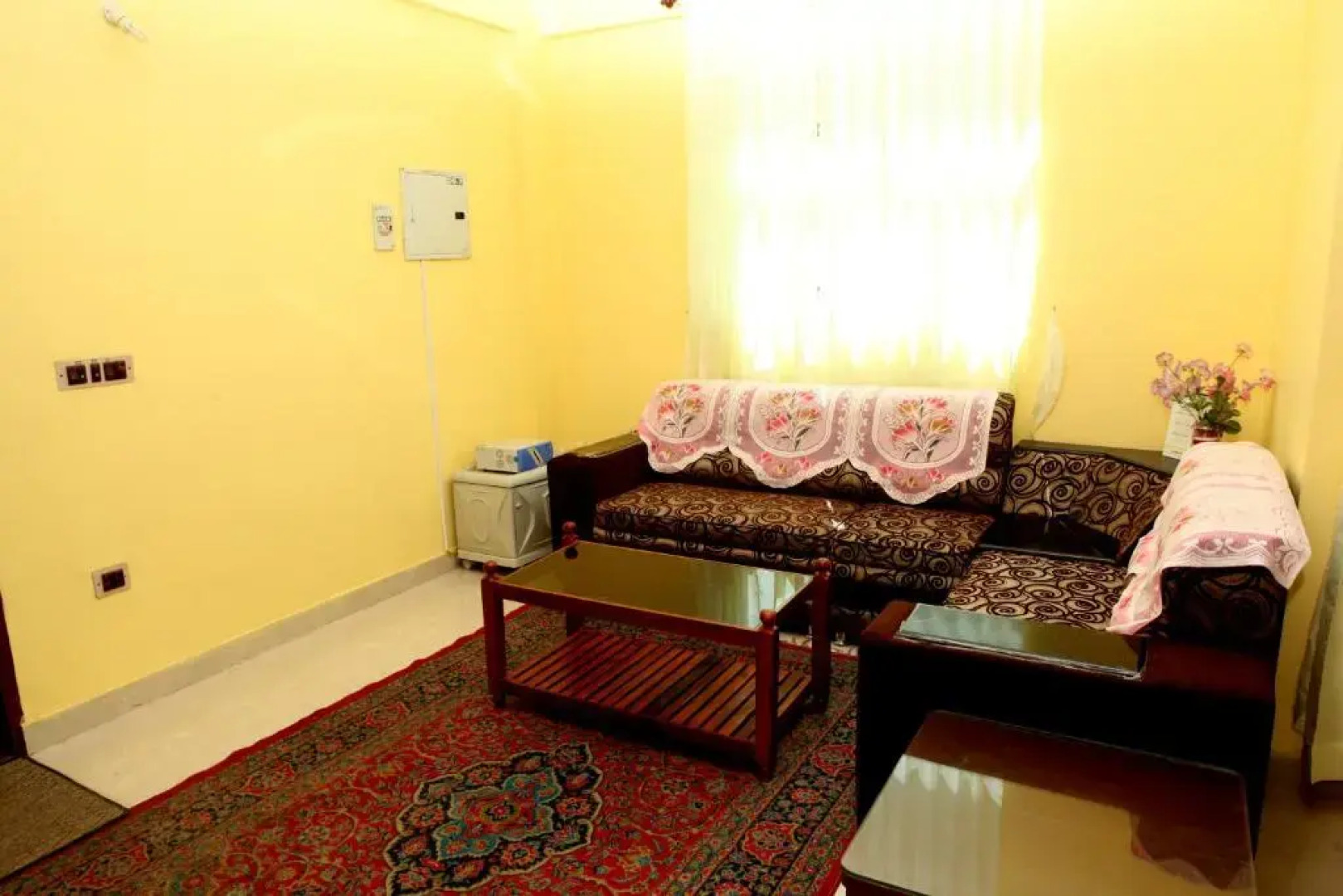 Redrose Service Apartment