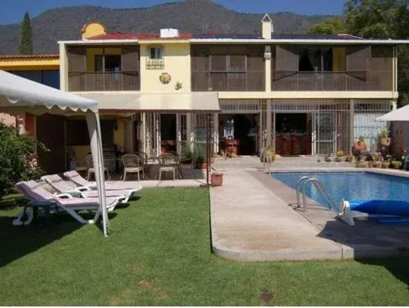 La Puerta Violeta Guest House & Spa