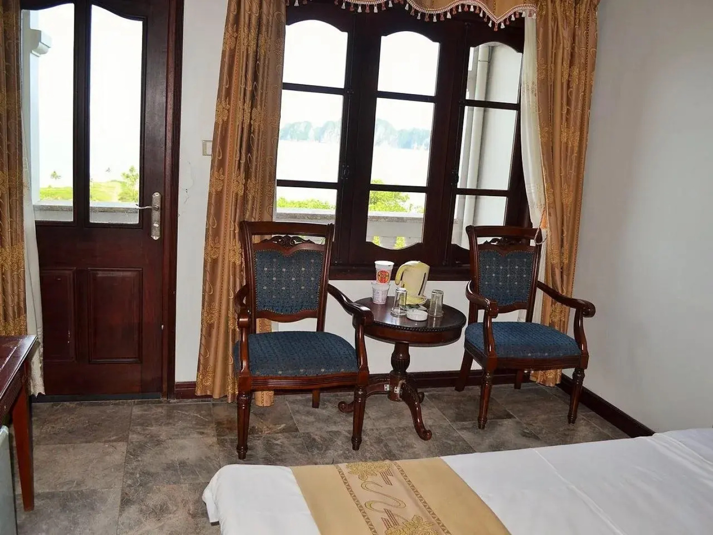 Hoa Binh Ha Long Hotel