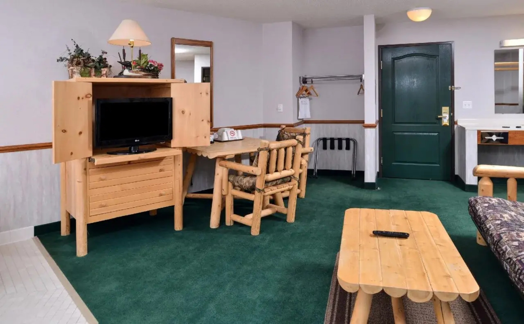 Northwoods Best Inn (ex.Americas Best Value Inn Chetek)