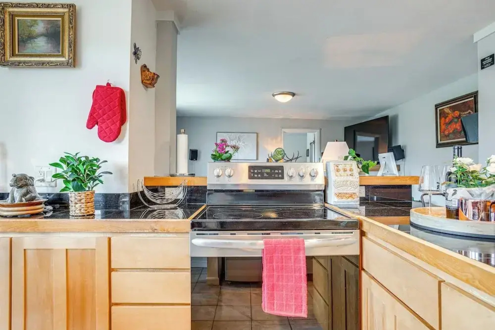 Walk to Casinos: Mtn-view Central City Home!