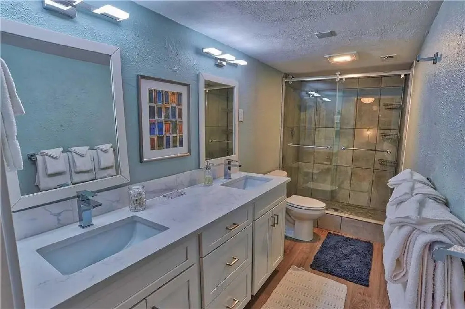 Ski and Racquet B102