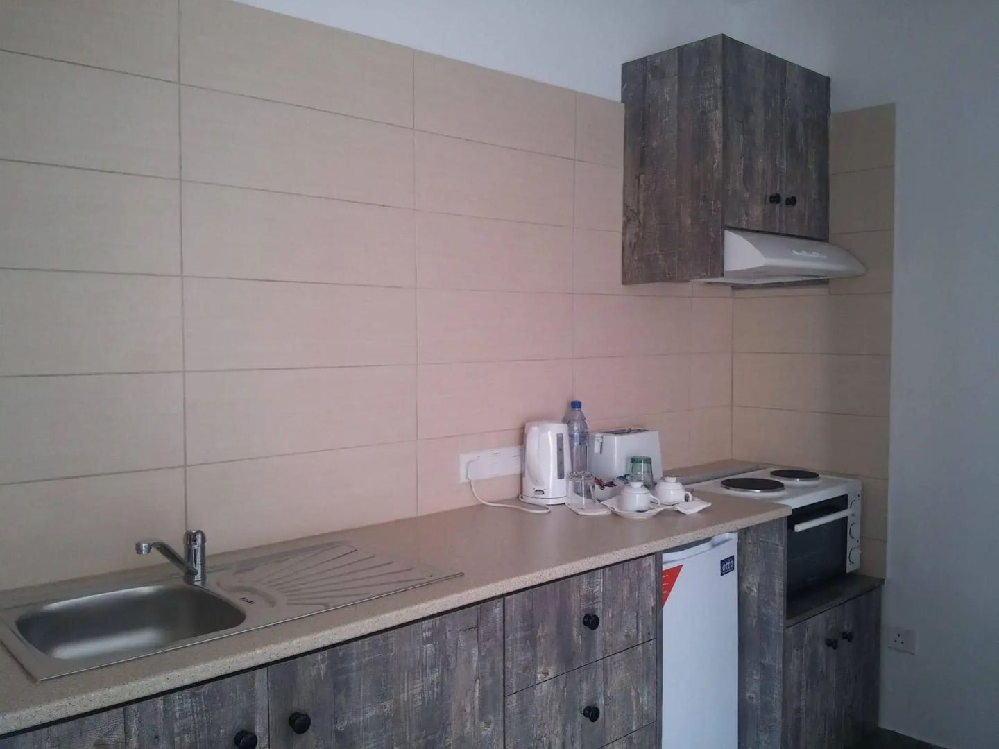 Sea Cleo Napa Hotel & Annex