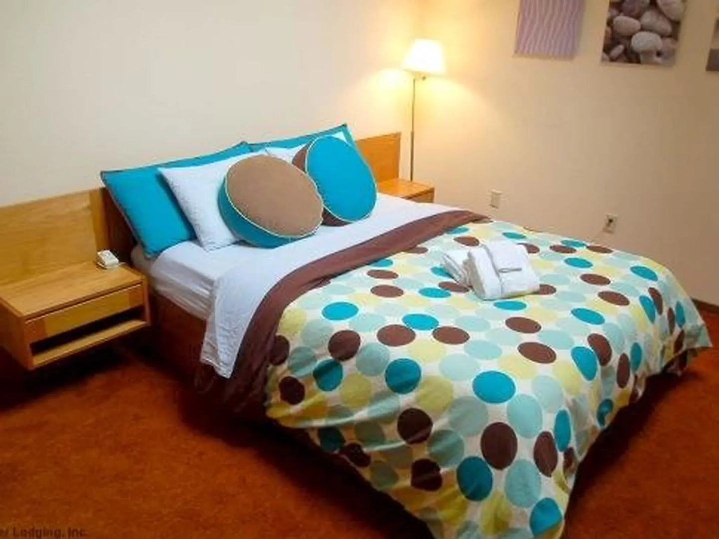 85SW Deluxe Family Condo w/ Balcony