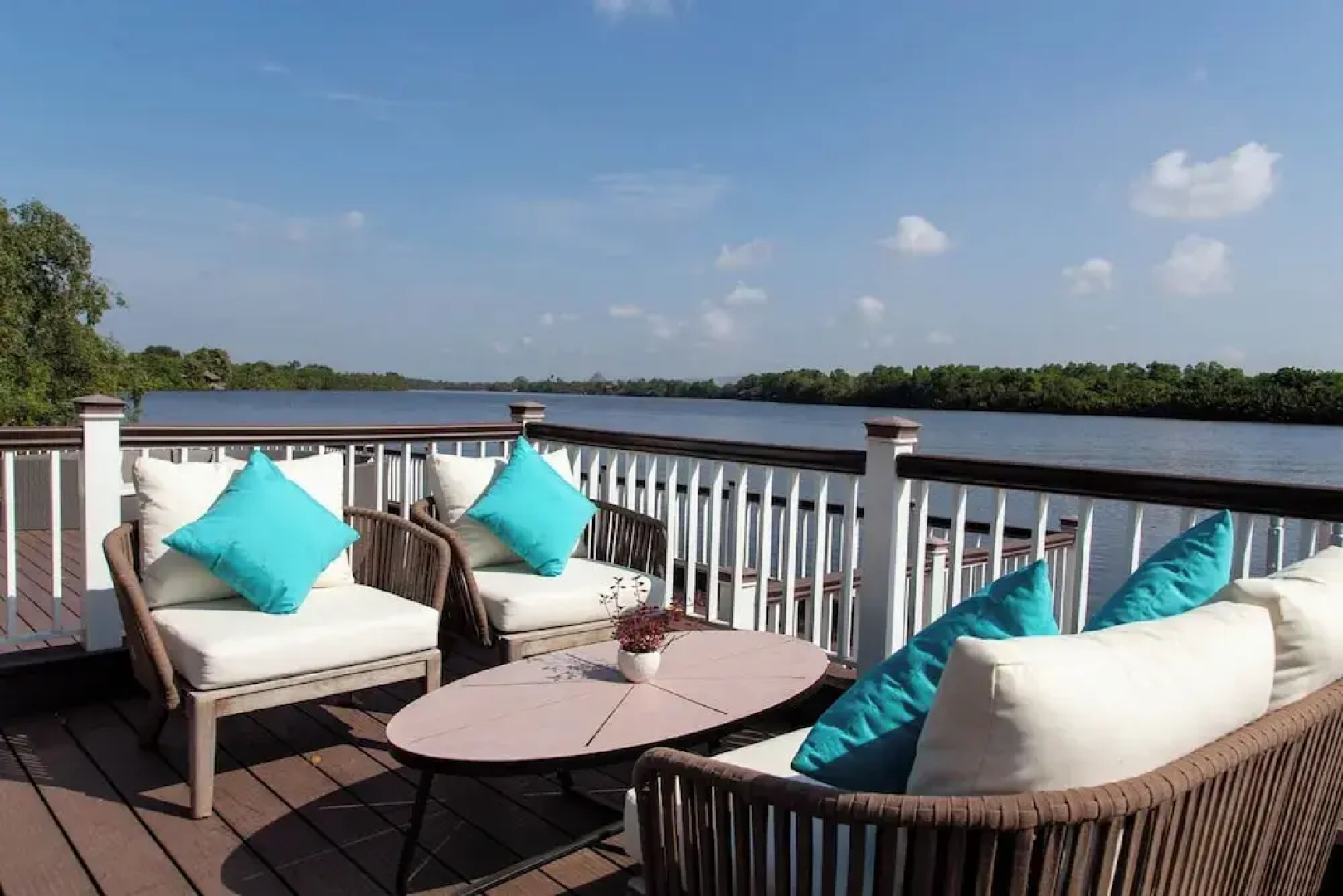 Castle Bayview Resort & Spa