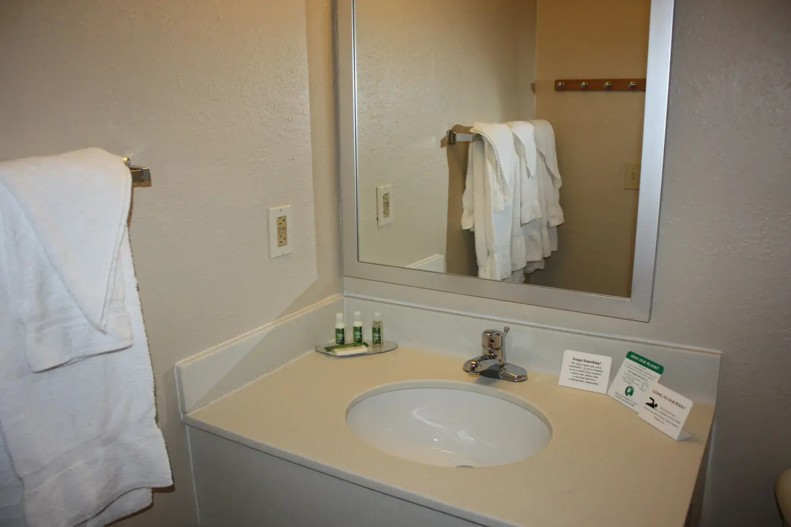 Ocean Sands Beach Boutique Inn - Stay At the Beach