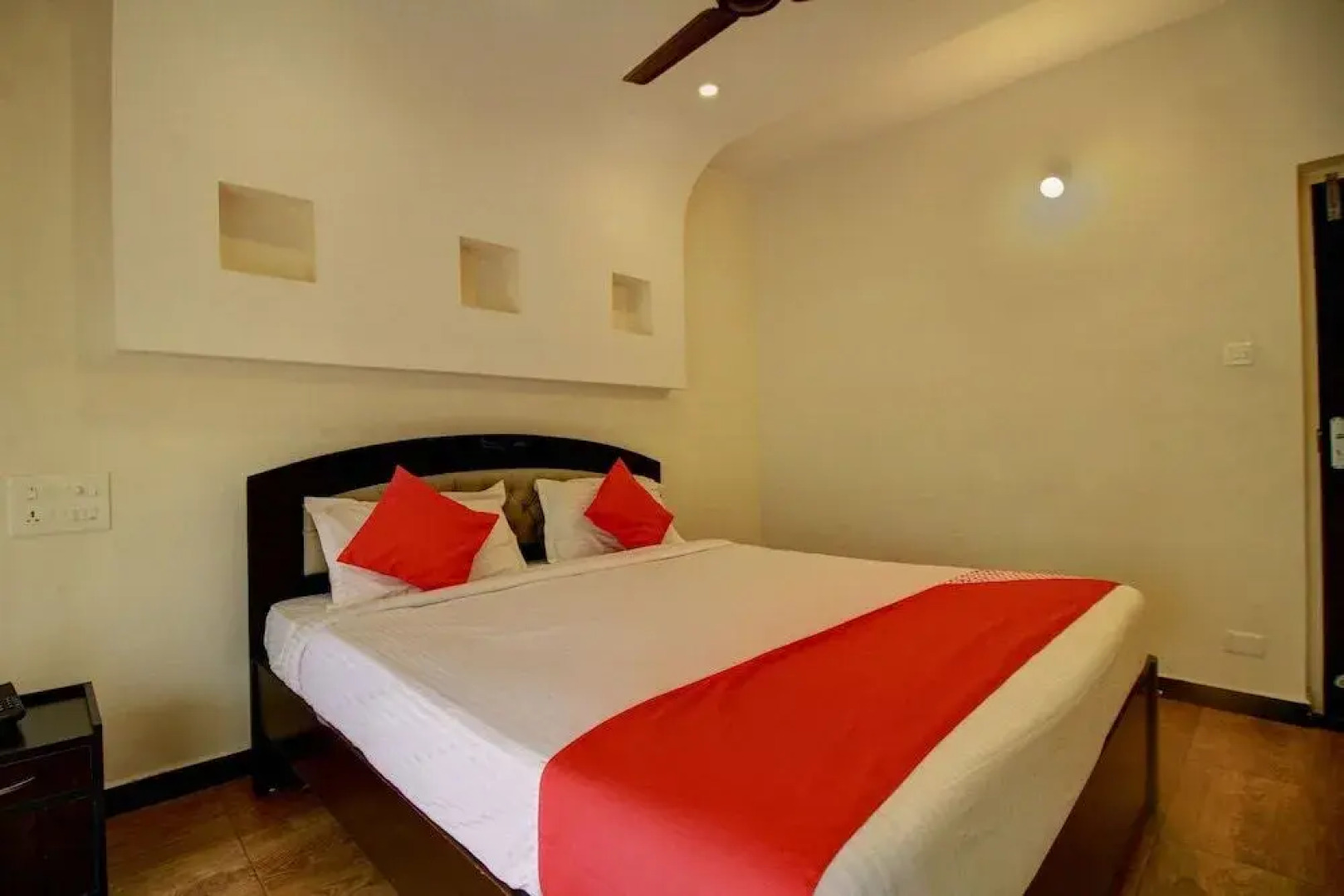 OYO 22276 Sujitha Service Apartments