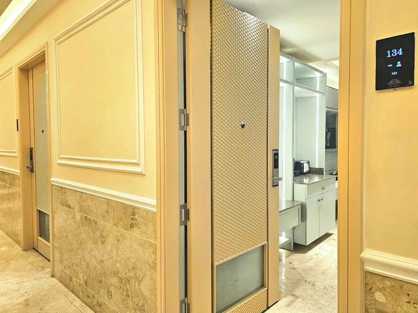 Hotel Mansarover Paradise