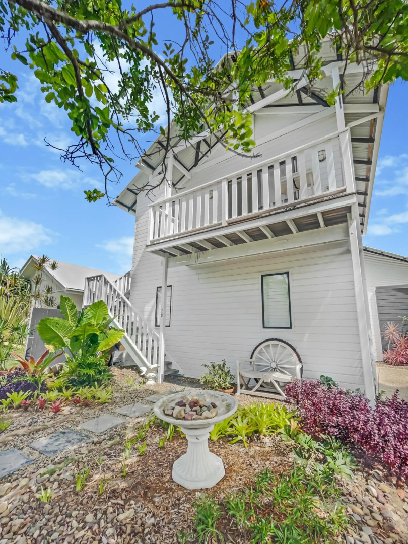 Beachside Serenity Apartment