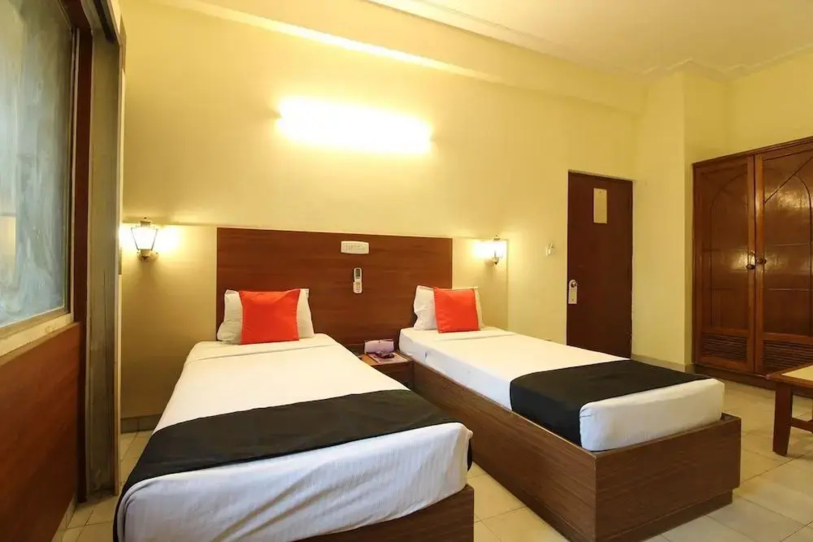 Capital O 1780 Hotel Belsons Taj Mahal