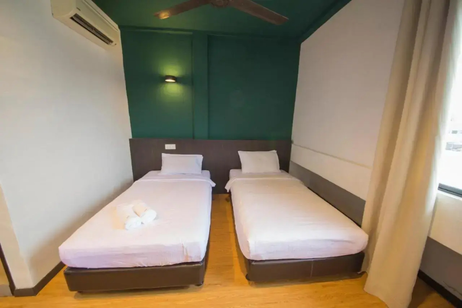 Room V @ Jalan Megat