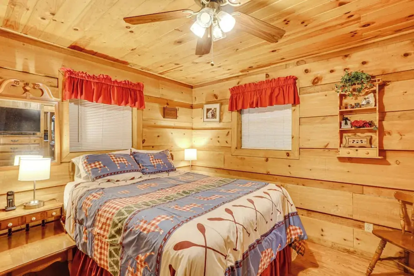 Cozy Tellico Plains Cabin w/ Large Mountain Creek!