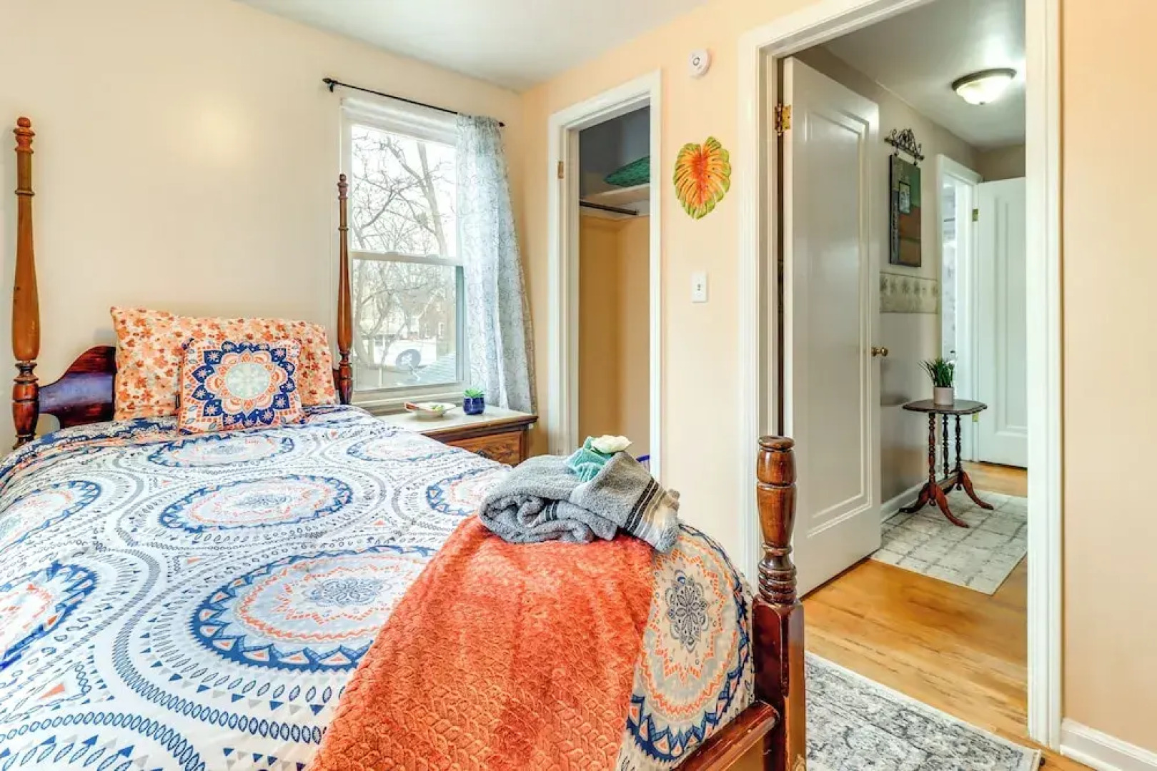 Walk to Adrian College: Family Home in Michigan