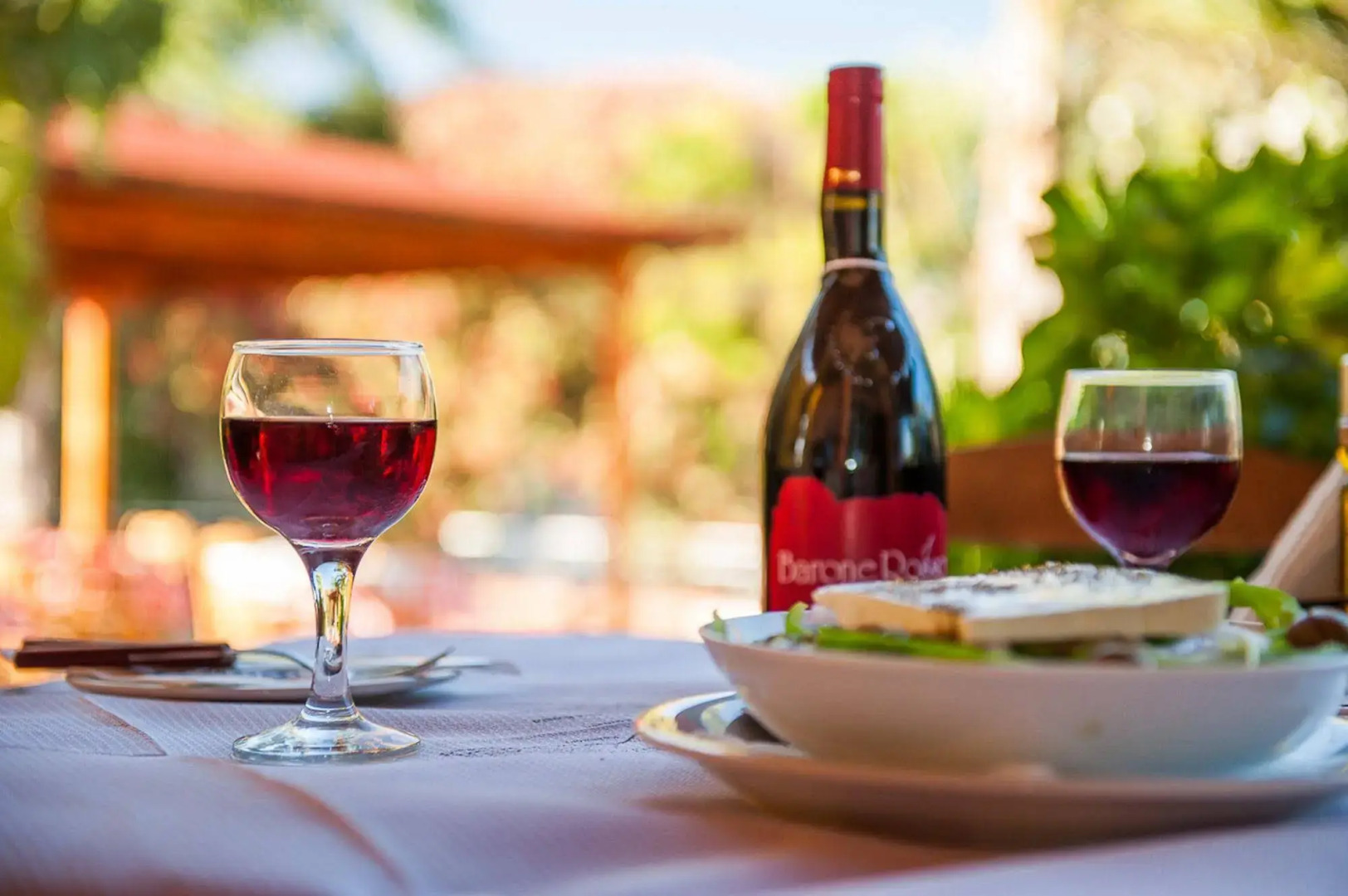 Armonia Studios & Apartments