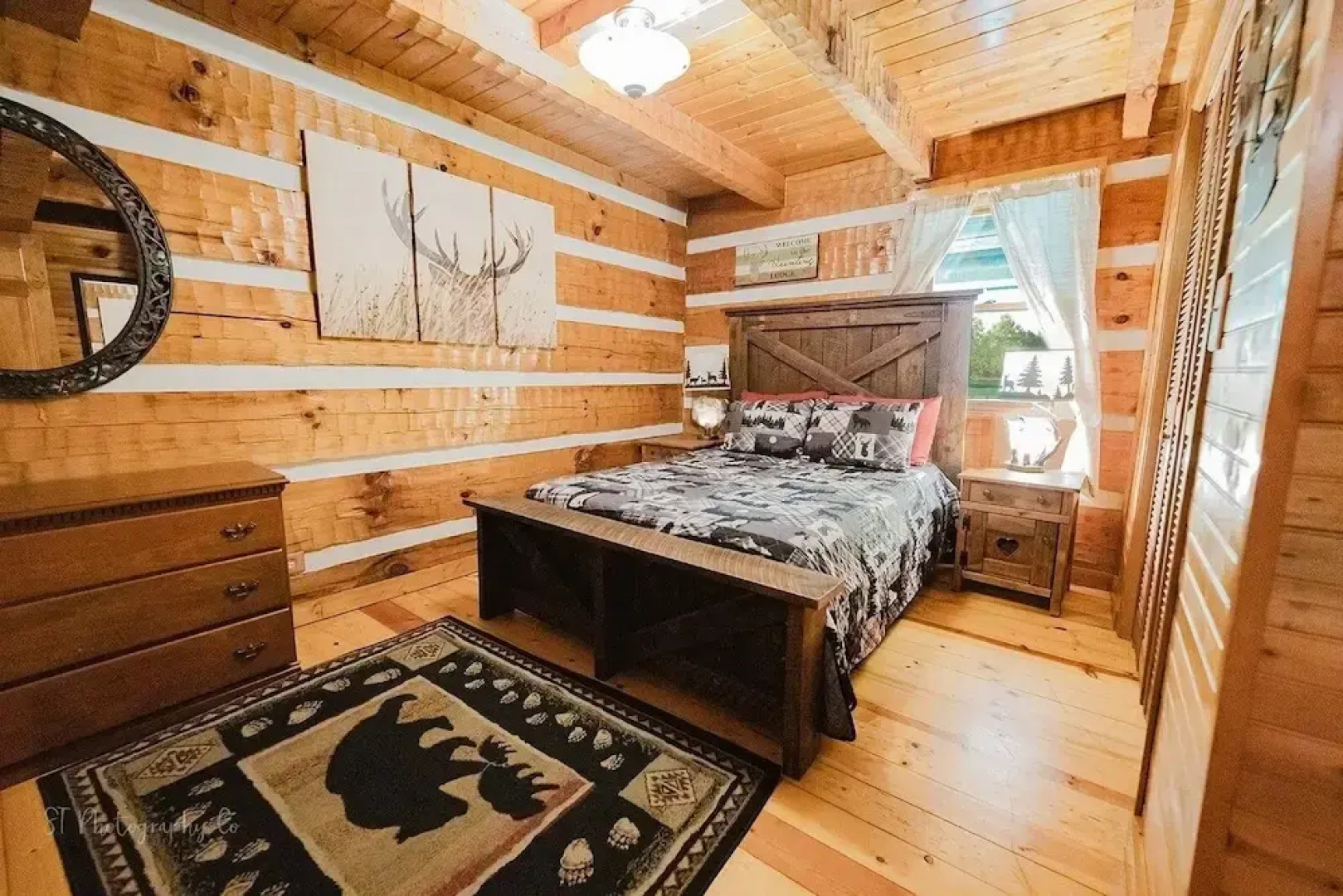 A Slice Of Heaven 2 Bedroom Cabin by RedAwning