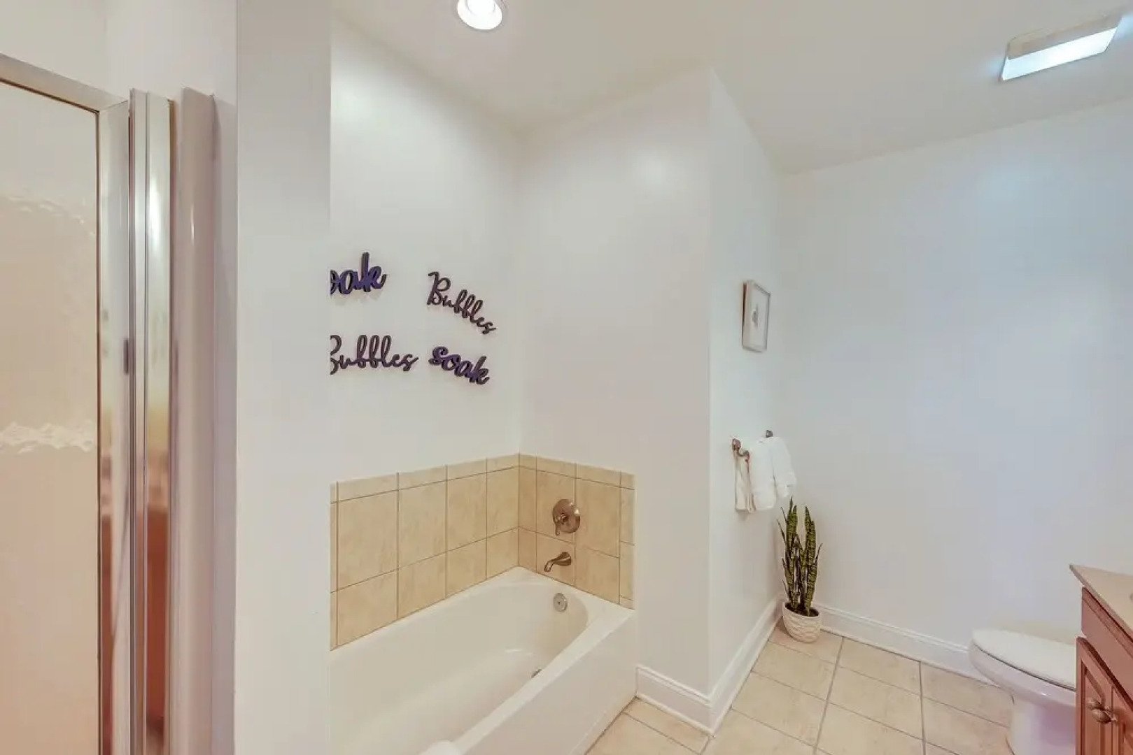 3 Mi to Beach: Ocean View Getaway w/ Pool Access