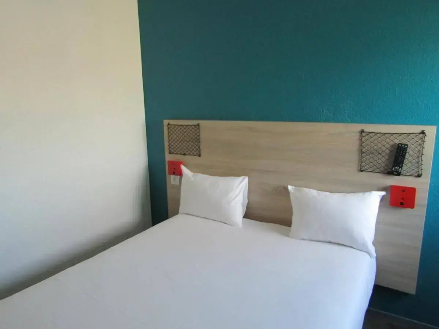 hotelF1 Igny Massy TGV