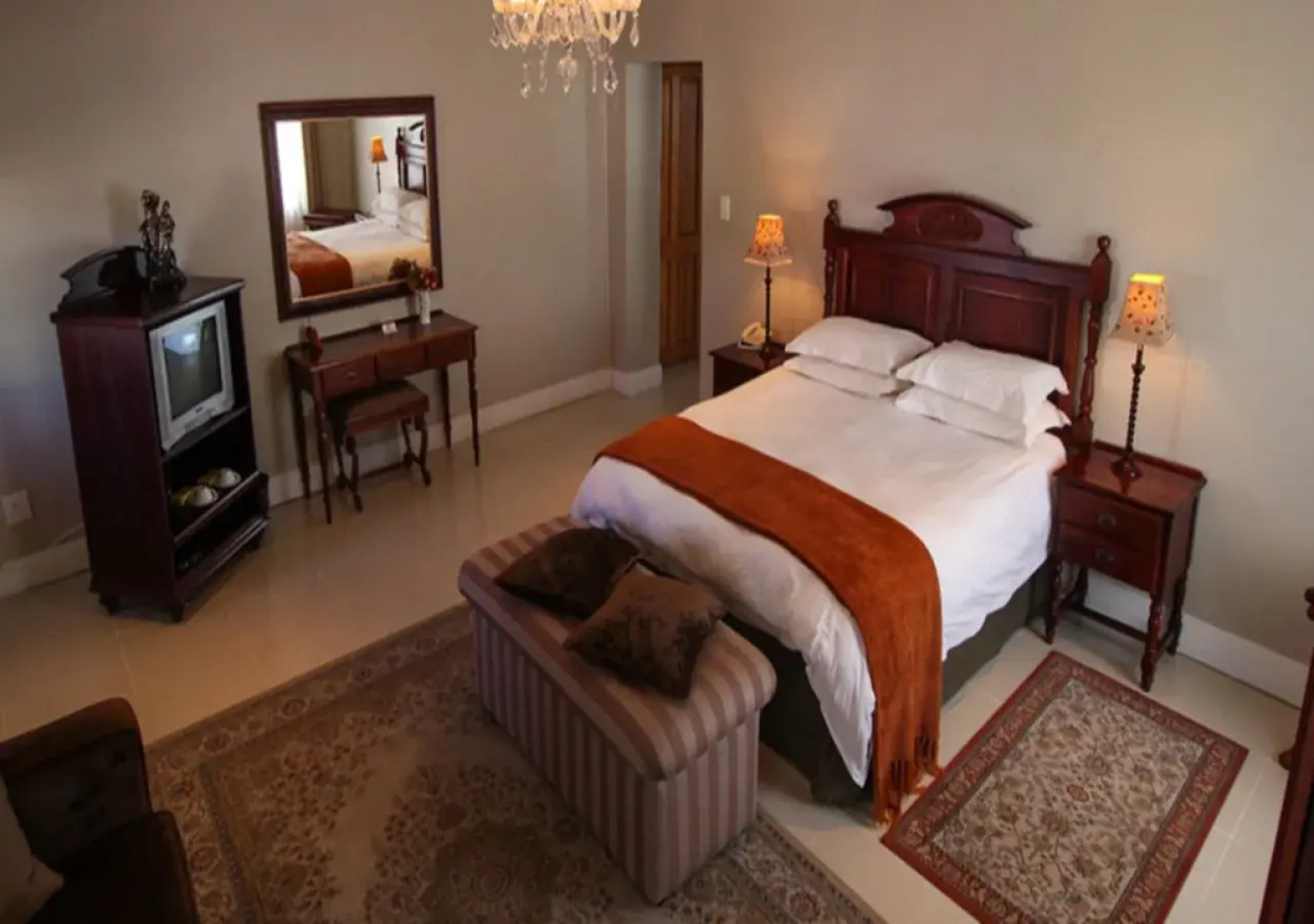 The Victorian 1906 Hotel