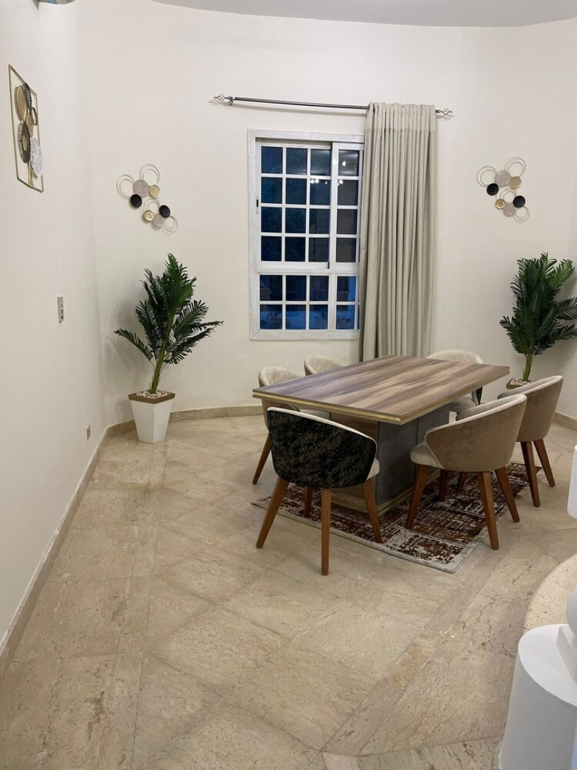 Beverly standalone villa with garden