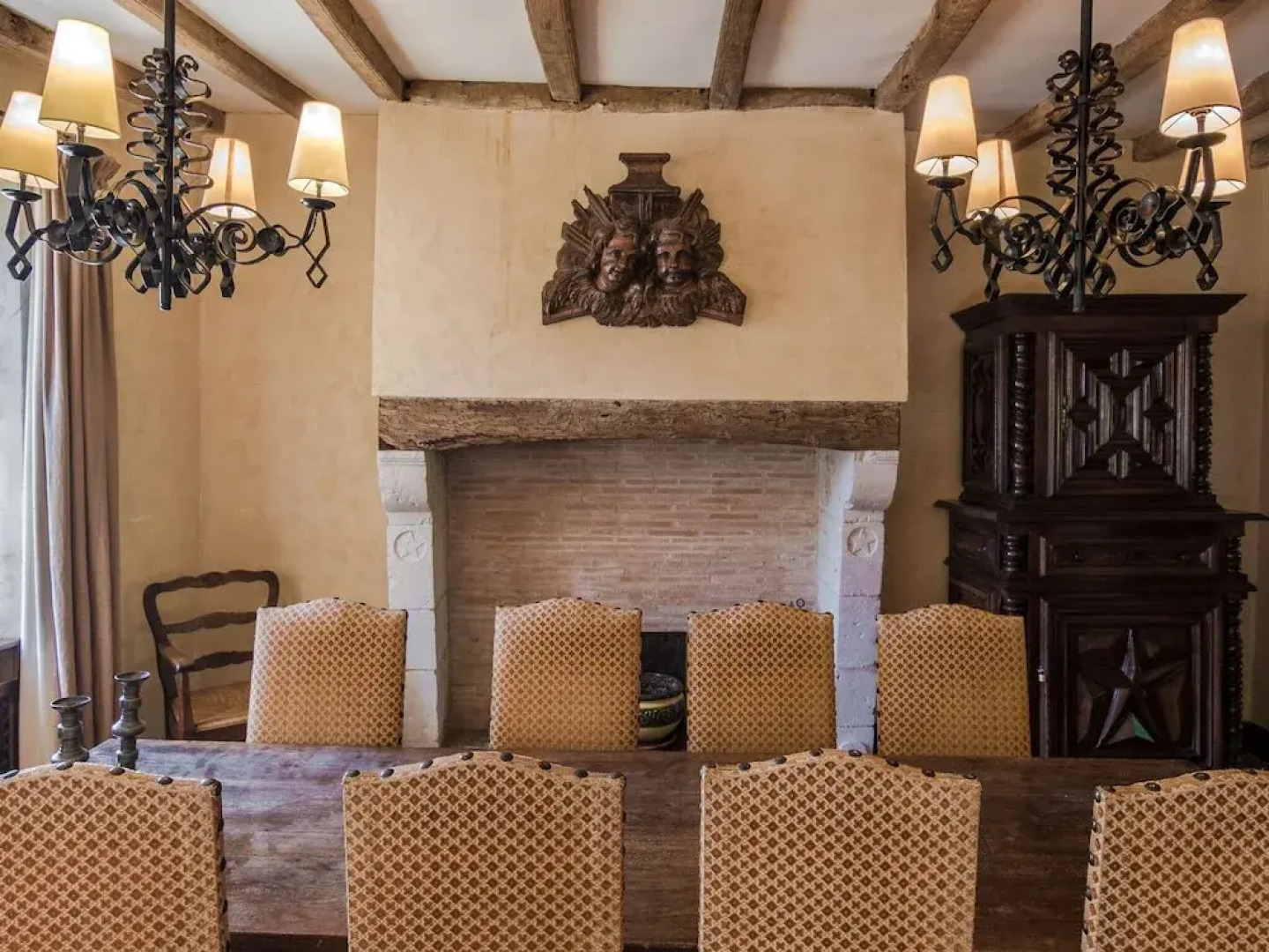 Ritzy Mansion in Sourzac With Tennis Court, Pool & Gym