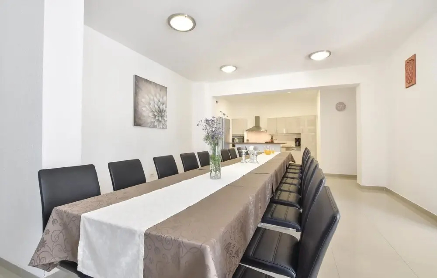 Nice Home in Duce With Wifi and 10 Bedrooms