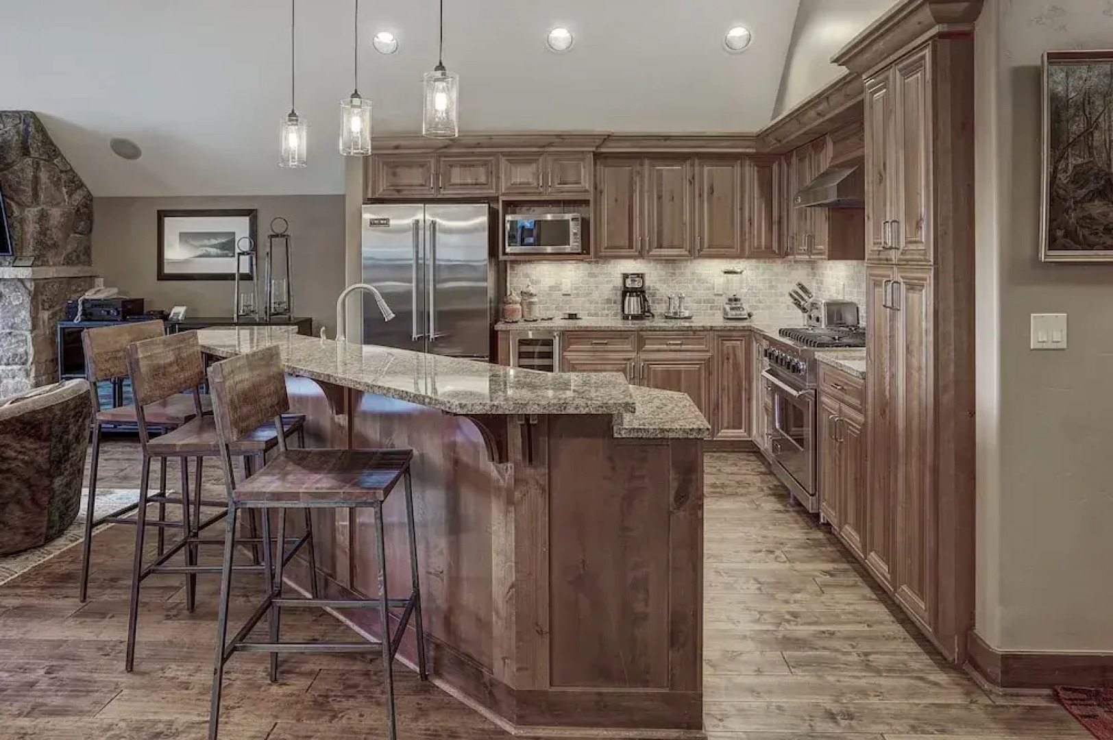 4 Bdrm/4 Bath on Peak 7- Luxury & Modern Condo