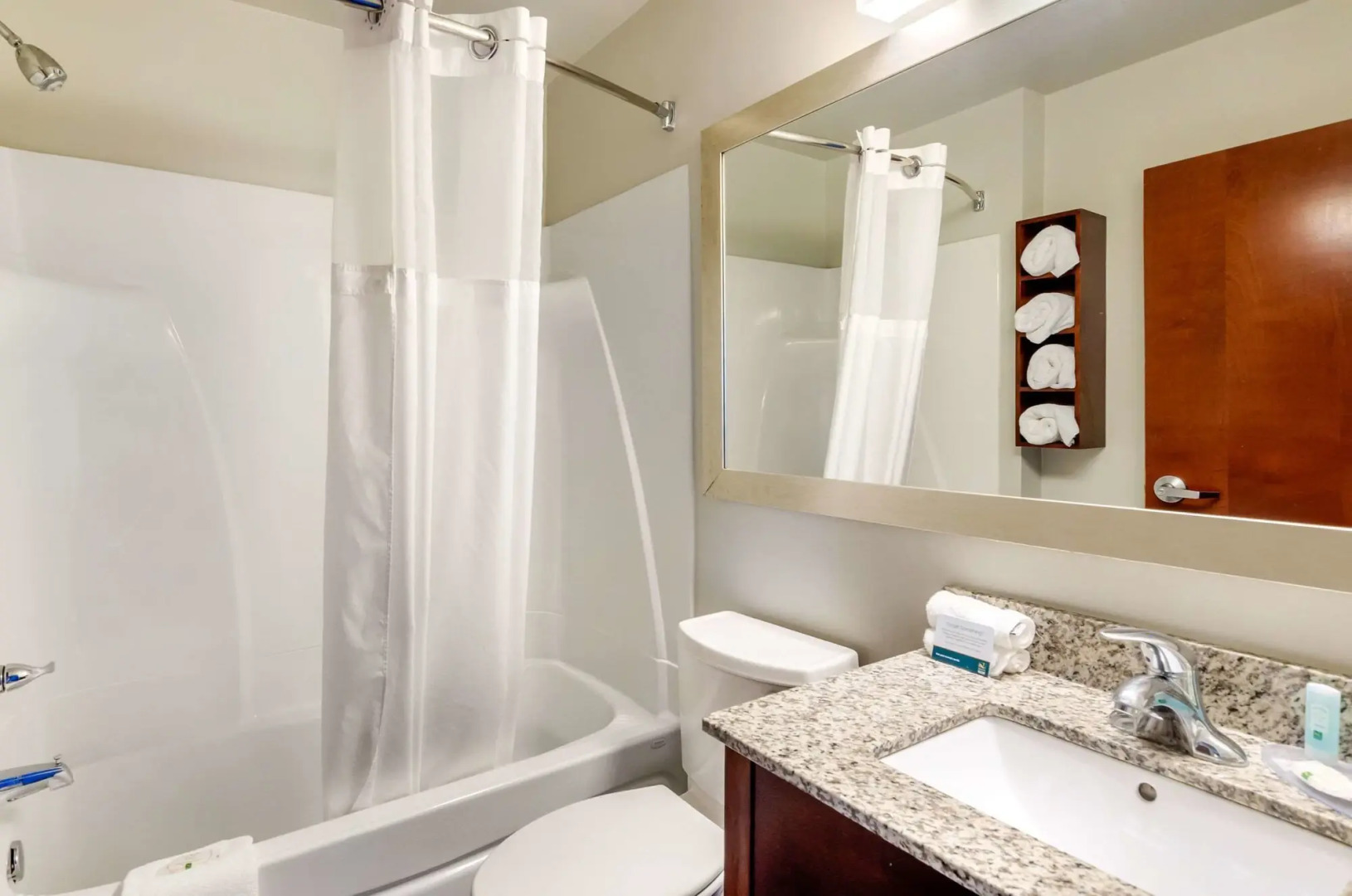 Clarion Pointe Staunton East