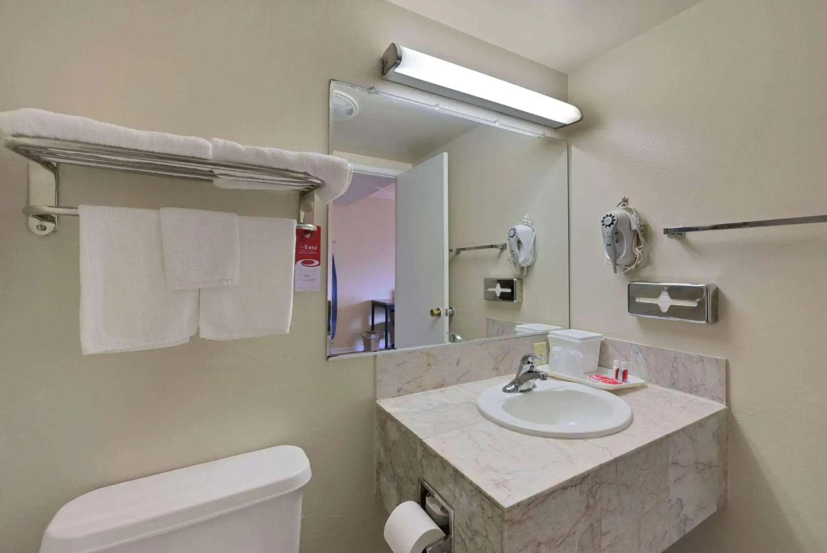 Econo Lodge Woodland near I-5