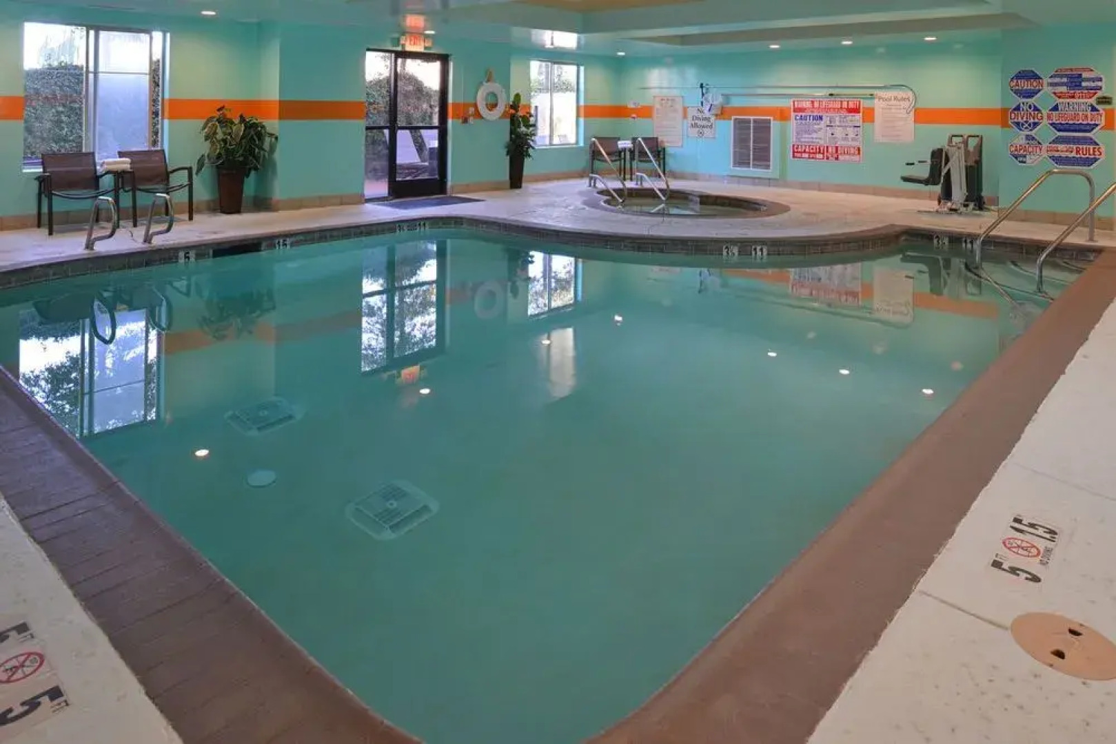 Holiday Inn Express & Suites Lathrop