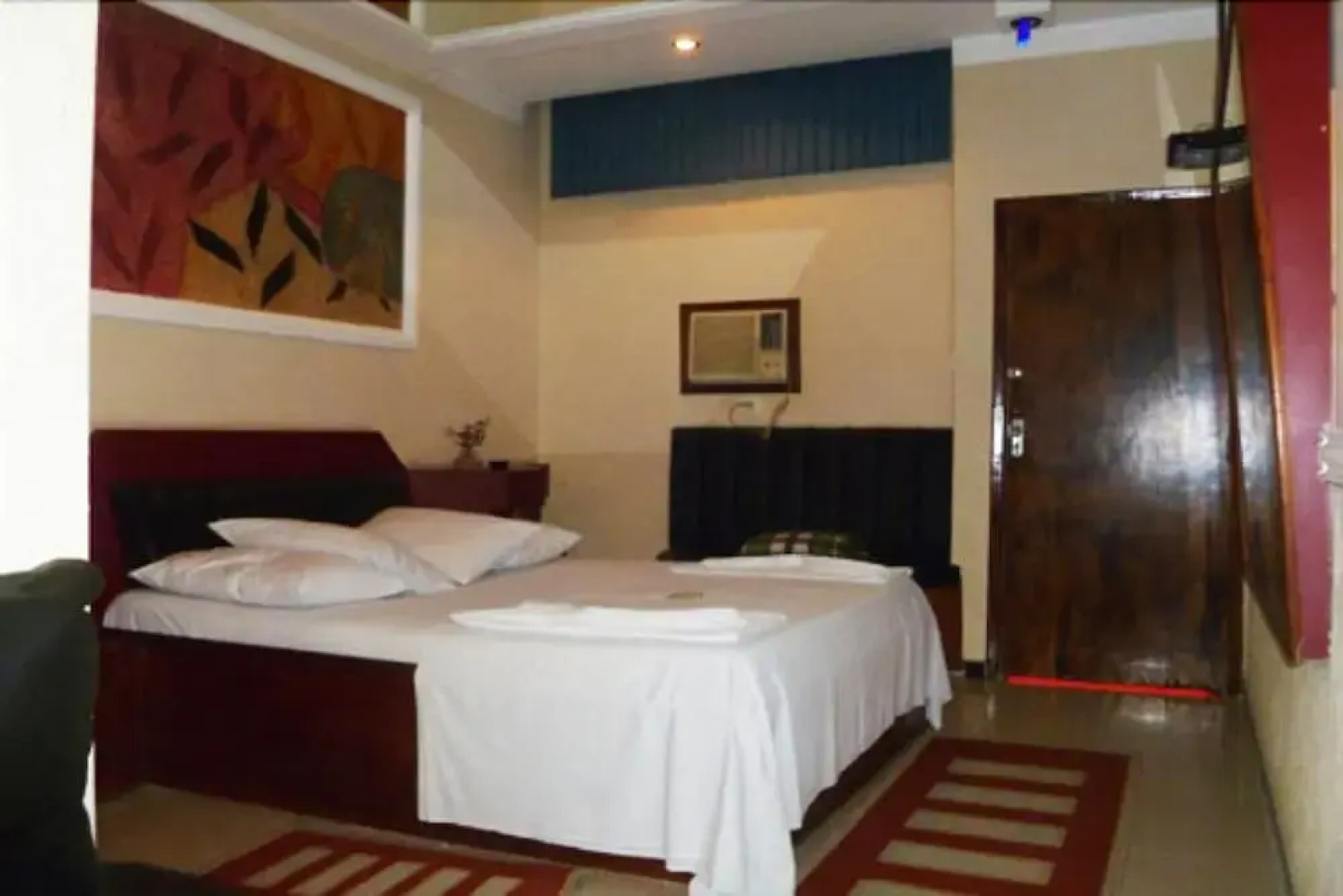 Dinys Motel - Adults Only