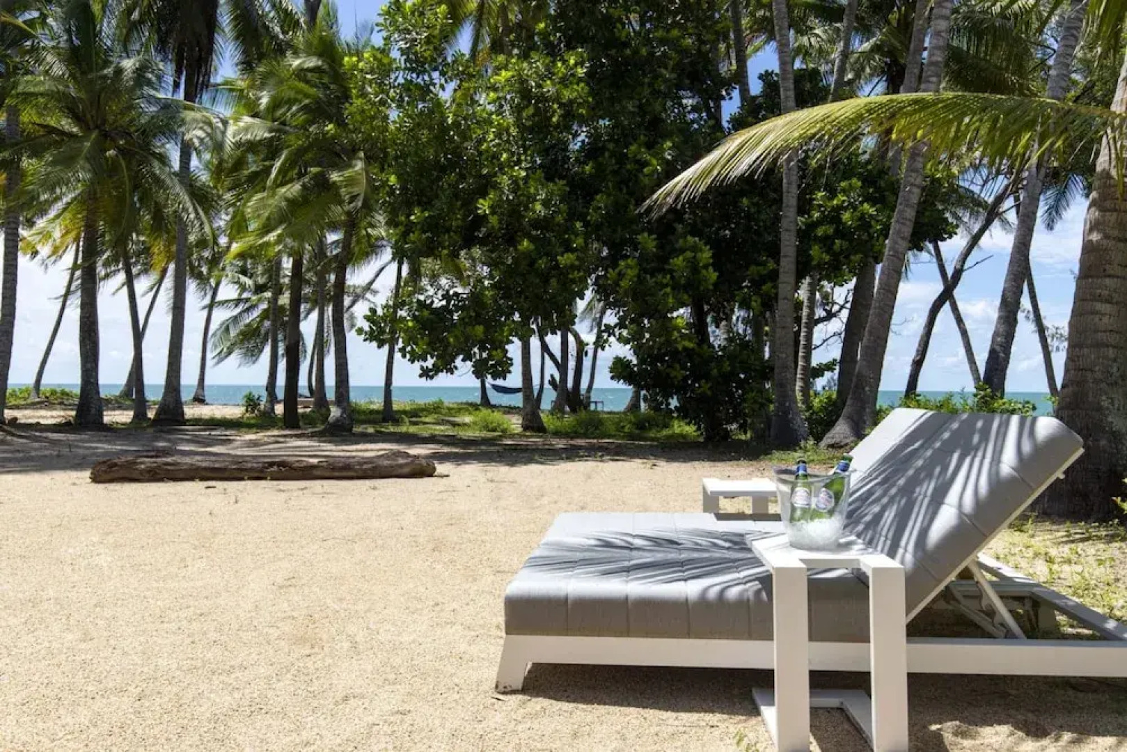 Tenterfield Beachfront Luxury 4 Bedroom Holiday Home