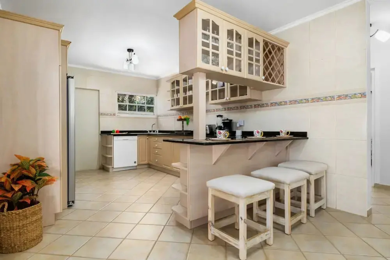 Remodeled 3br2ba Cozy Central Private Pool