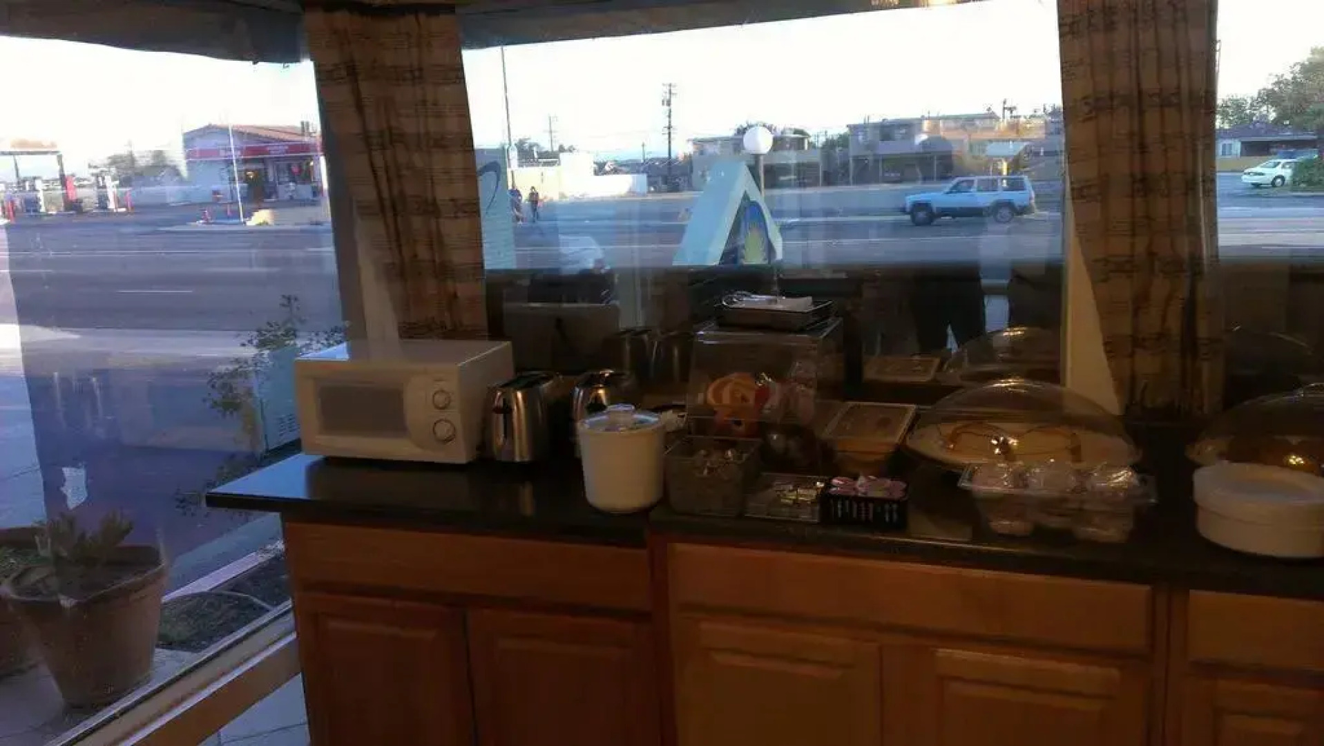 Days Inn and Suites Palmdale