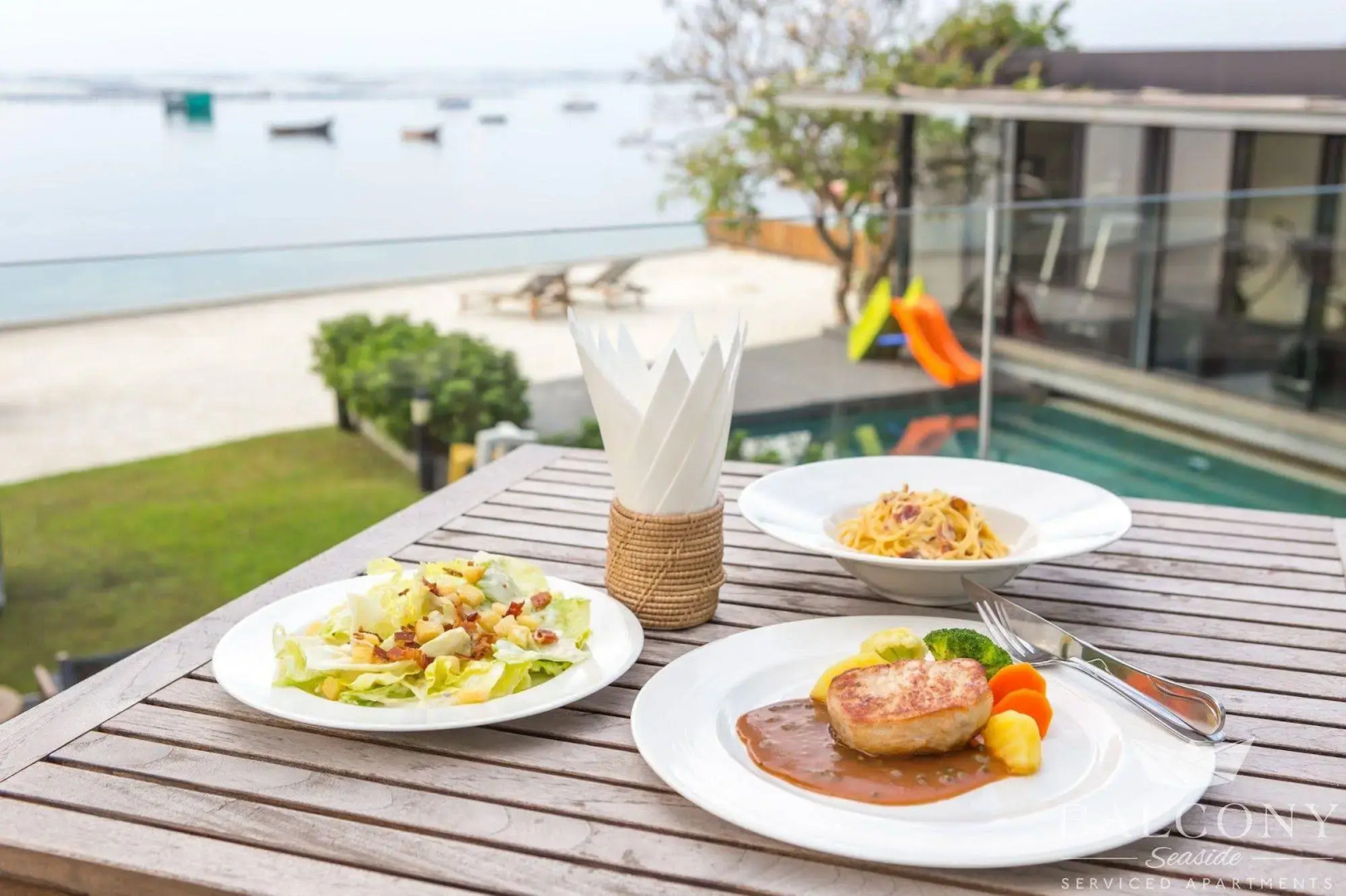 Balcony Seaside Sriracha Hotel & Serviced Apartments