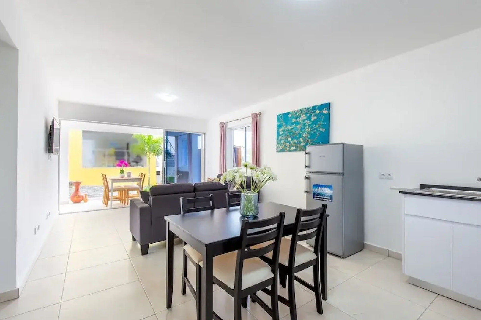 Luxury 2BR Apartment With Pool - Great Location