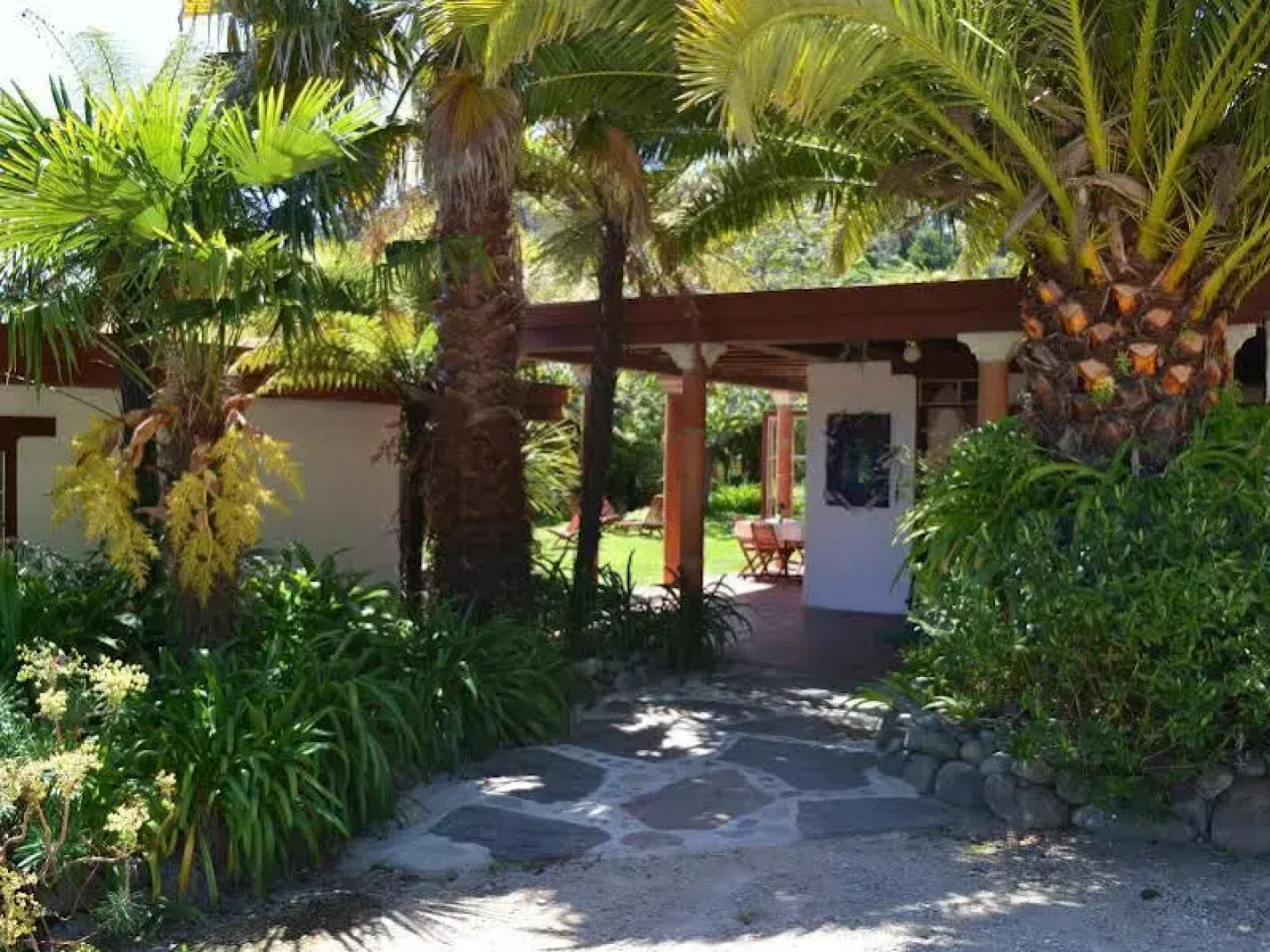 Sans Souci Inn