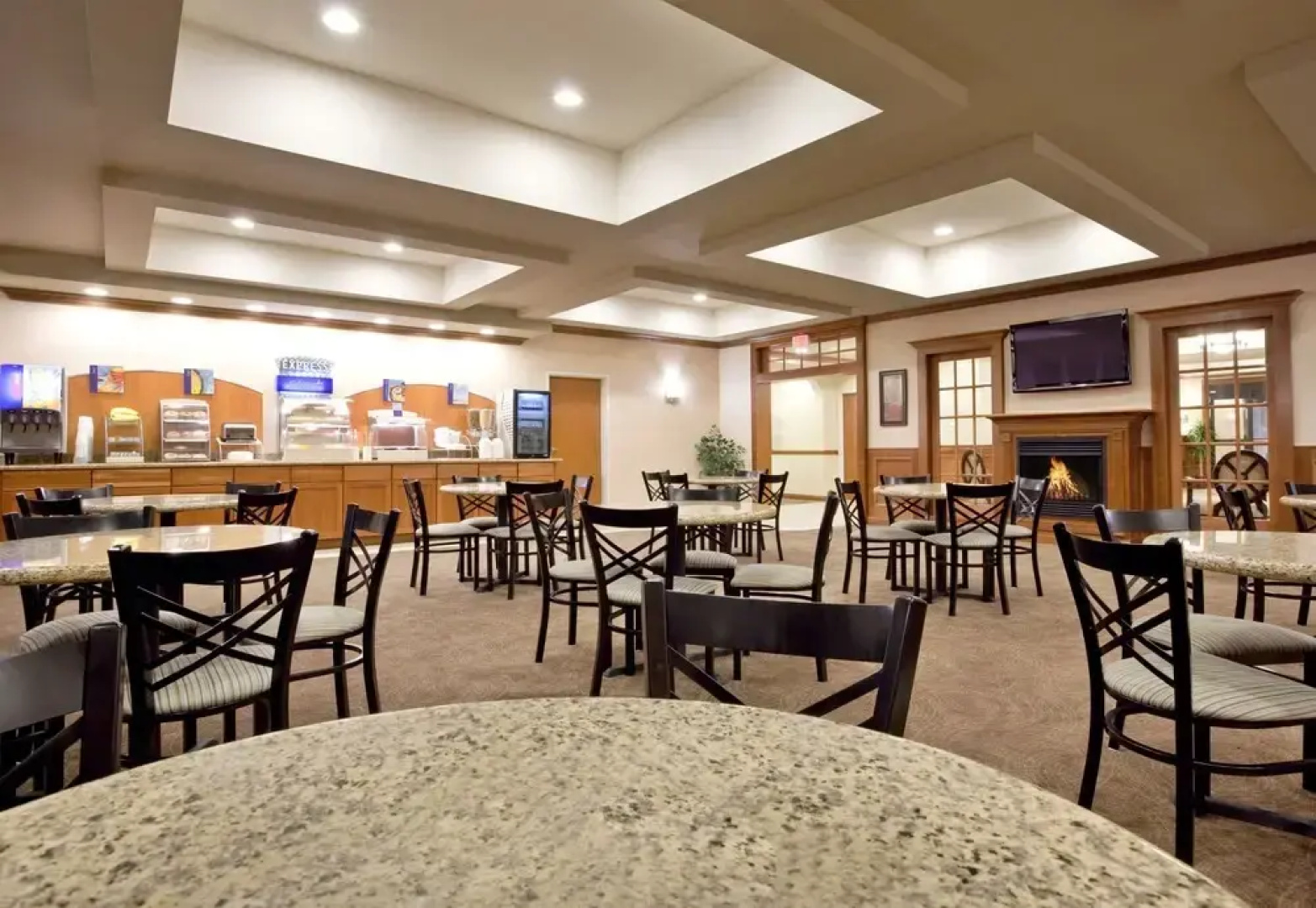 Holiday Inn Express And Suites Dayton North Tipp C