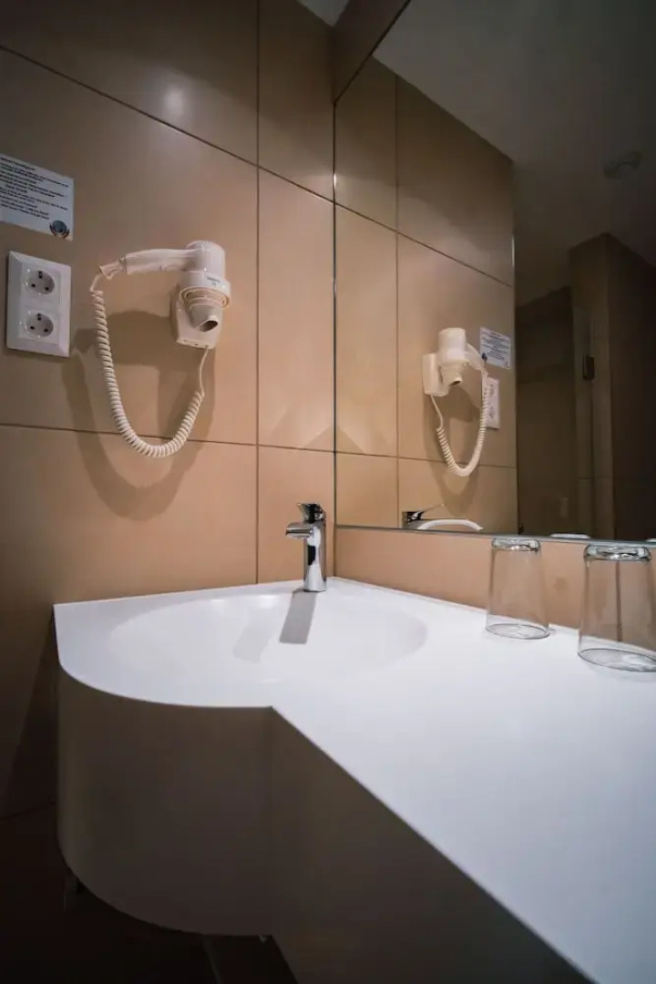 Eleven Business & Sport Hotel