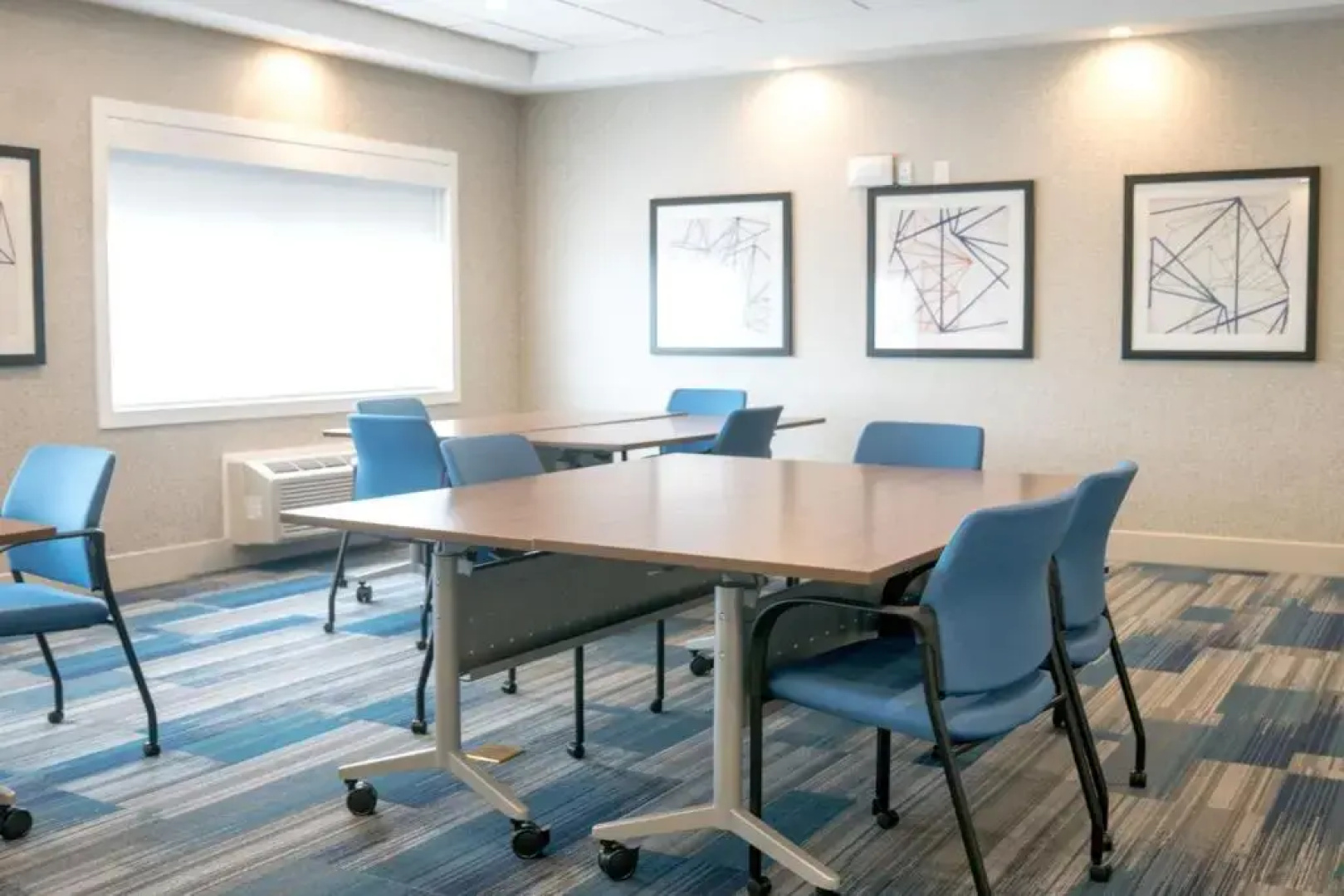 Holiday Inn Express & Suites Brandon by IHG