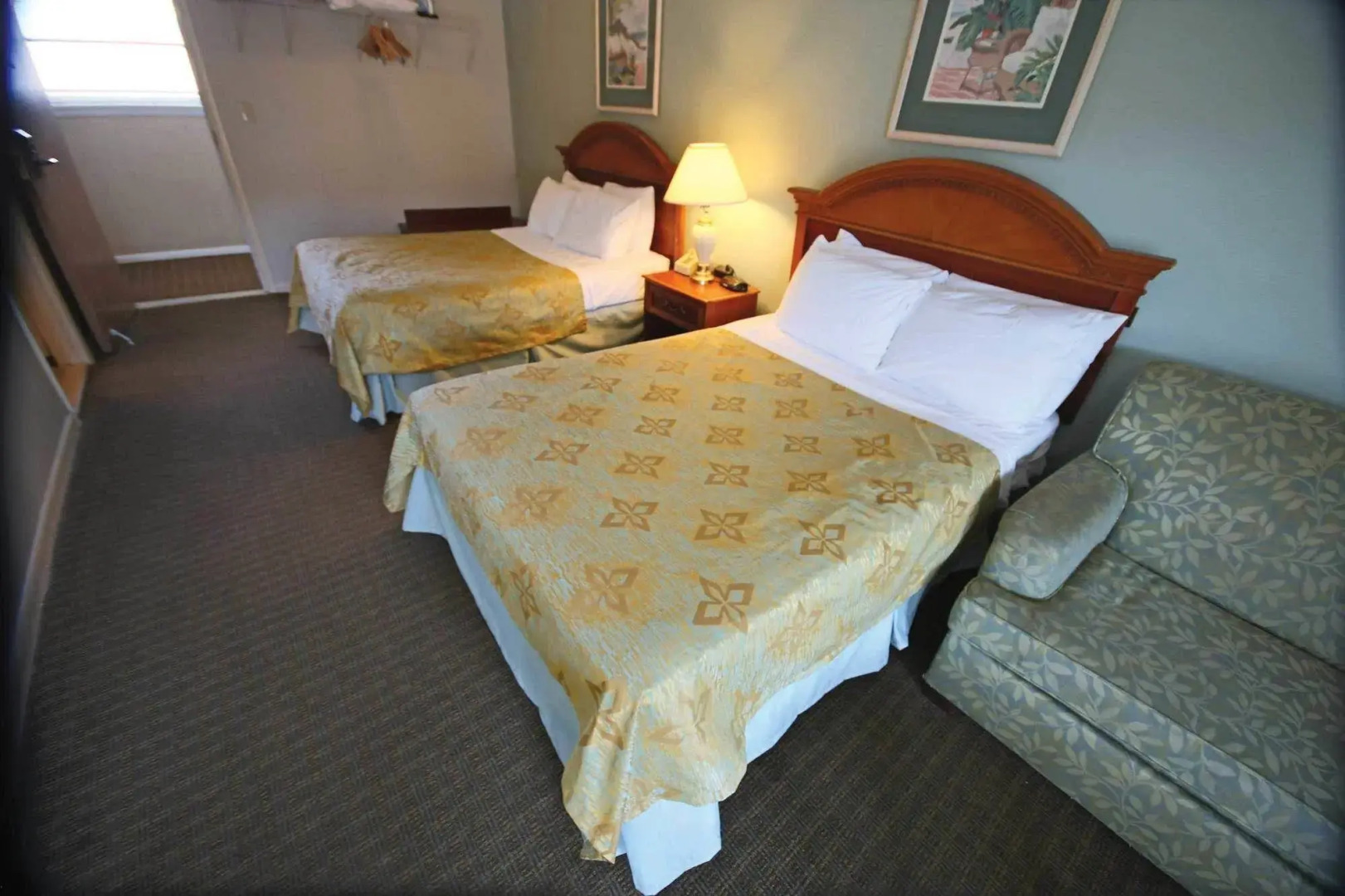 Flagship Oceanfront Hotel