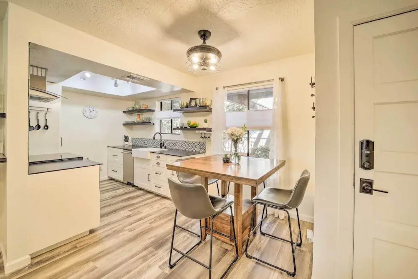 Sedona Condo w/ Pool, Hot Tub, & Pickleball!