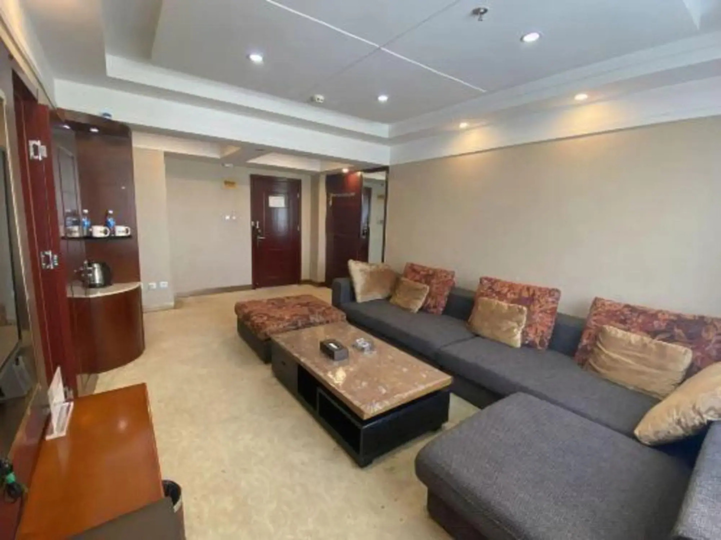 Super 8 Hotel Hezuo Shengshi Jubao