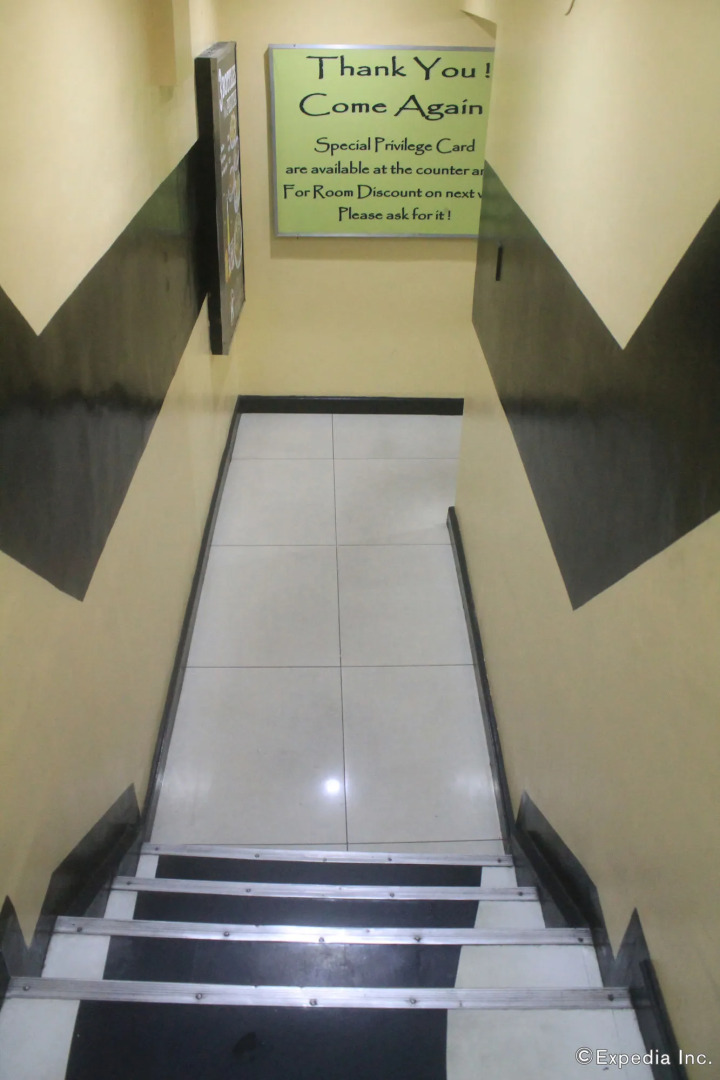 Halina Drive Inn Hotels - Sta Mesa