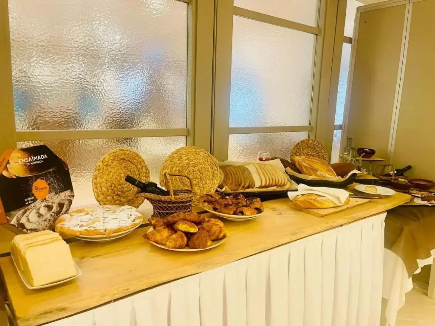 Hotel Jeni & Restaurant