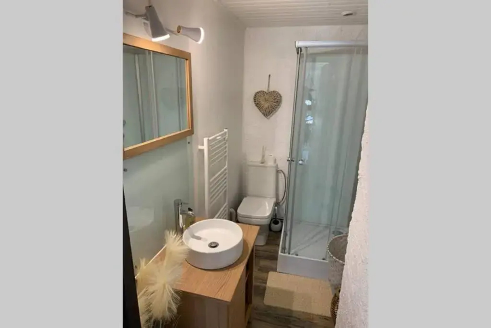 Le Pilori - Centre Historique, en face du musée du Pilori, à 2mn à pied de l'hyper centre et proche toutes commodités, WIFI-Netflix