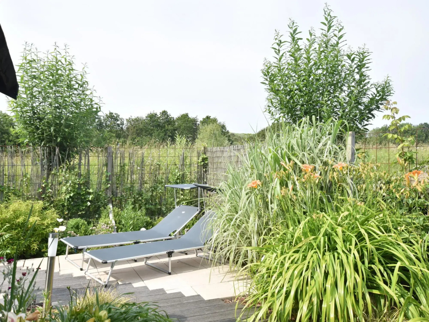 Modern Holiday Home in Nieuwvliet with Garden