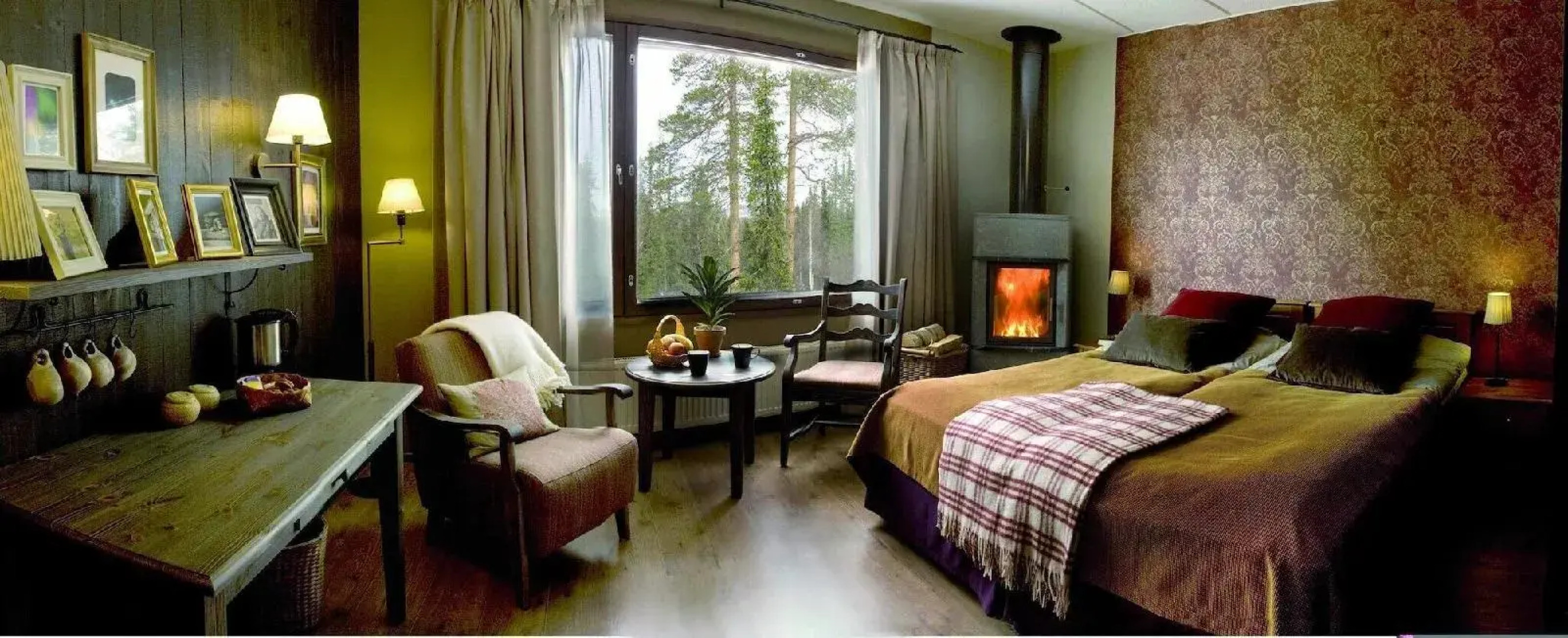 Santa's Hotel Aurora & Igloos