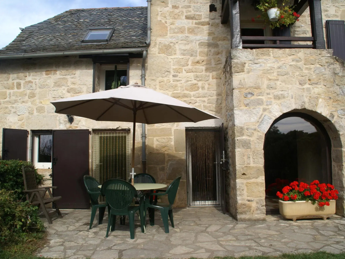 Vintage Holiday Home in Muret-le-Château with Garden