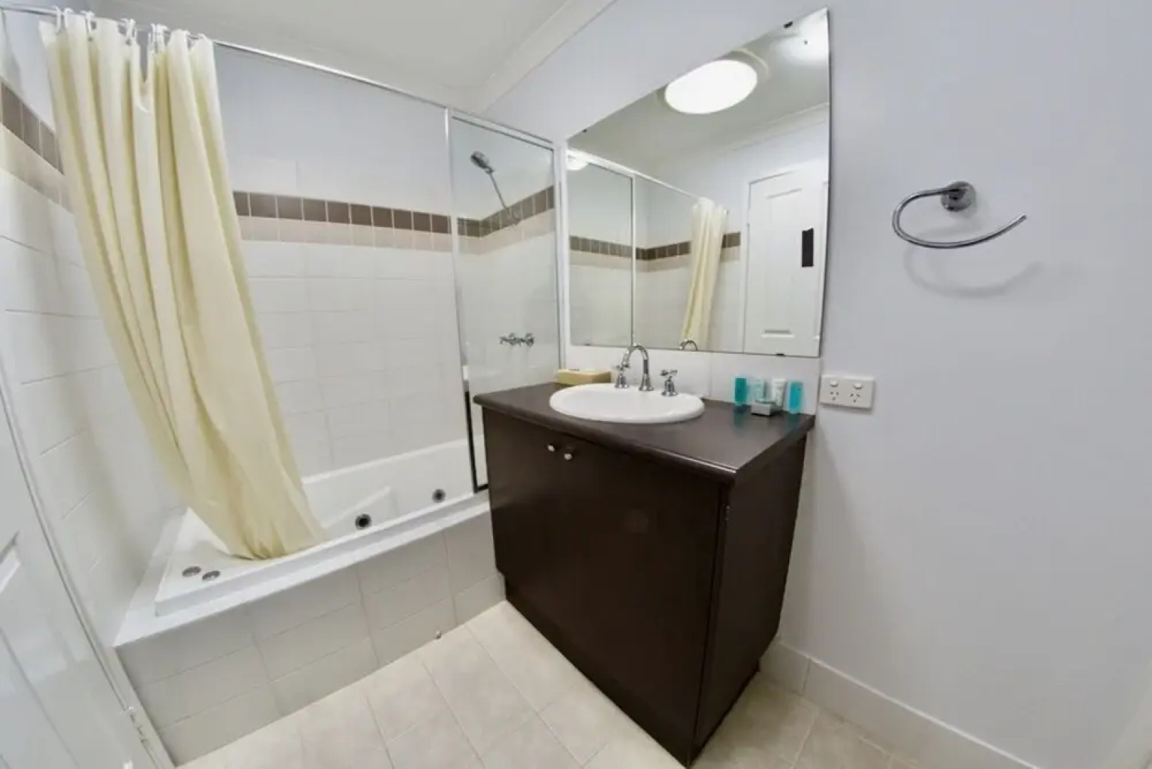 Sea Breeze Broadwater